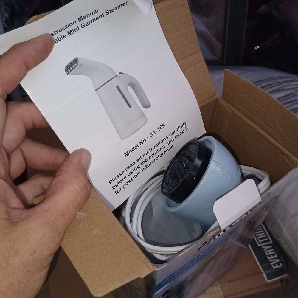 Garment Steamer - White - Picture 5 of 5